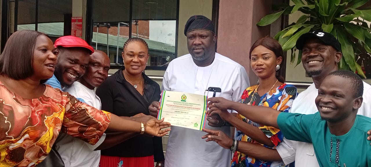 Amuwodecides25: LASEIC Presents Certificate of Return Newly Elected Officials